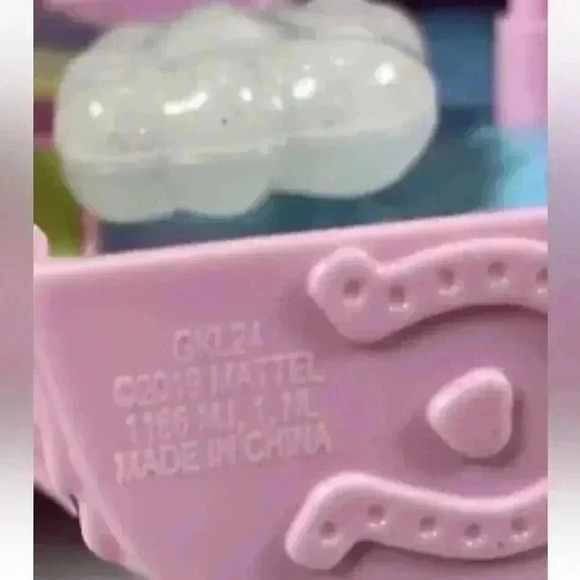 POLLY POCKET UNICORN SURPRISE CARRIER Toy & DOLPHIN Compact TRAVEL PLAY sets - Picture 4 of 16